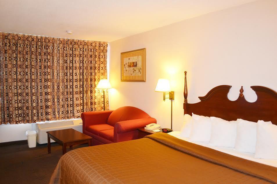 Quality Inn Suwanee I-85 Exterior photo