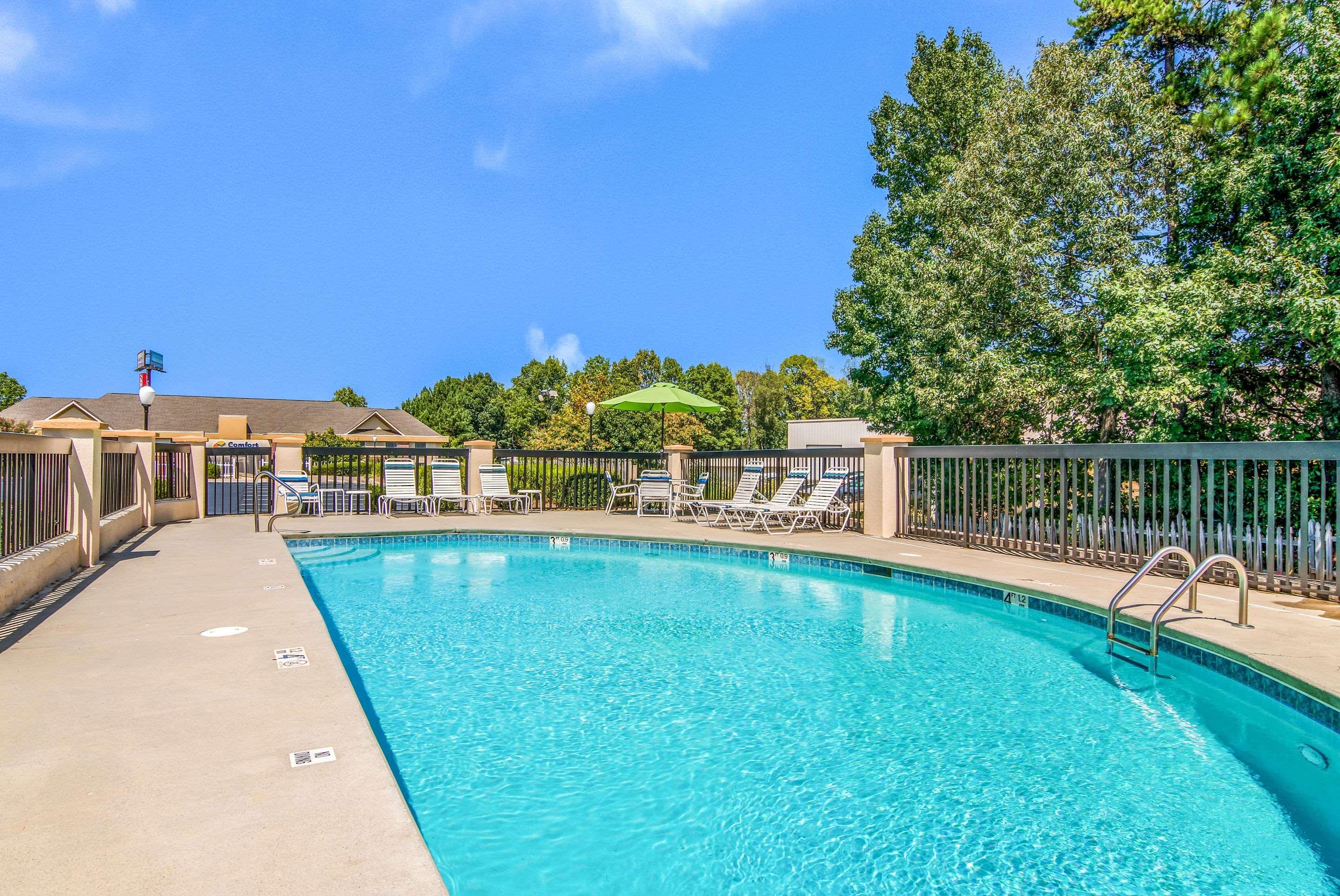 Quality Inn Suwanee I-85 Exterior photo
