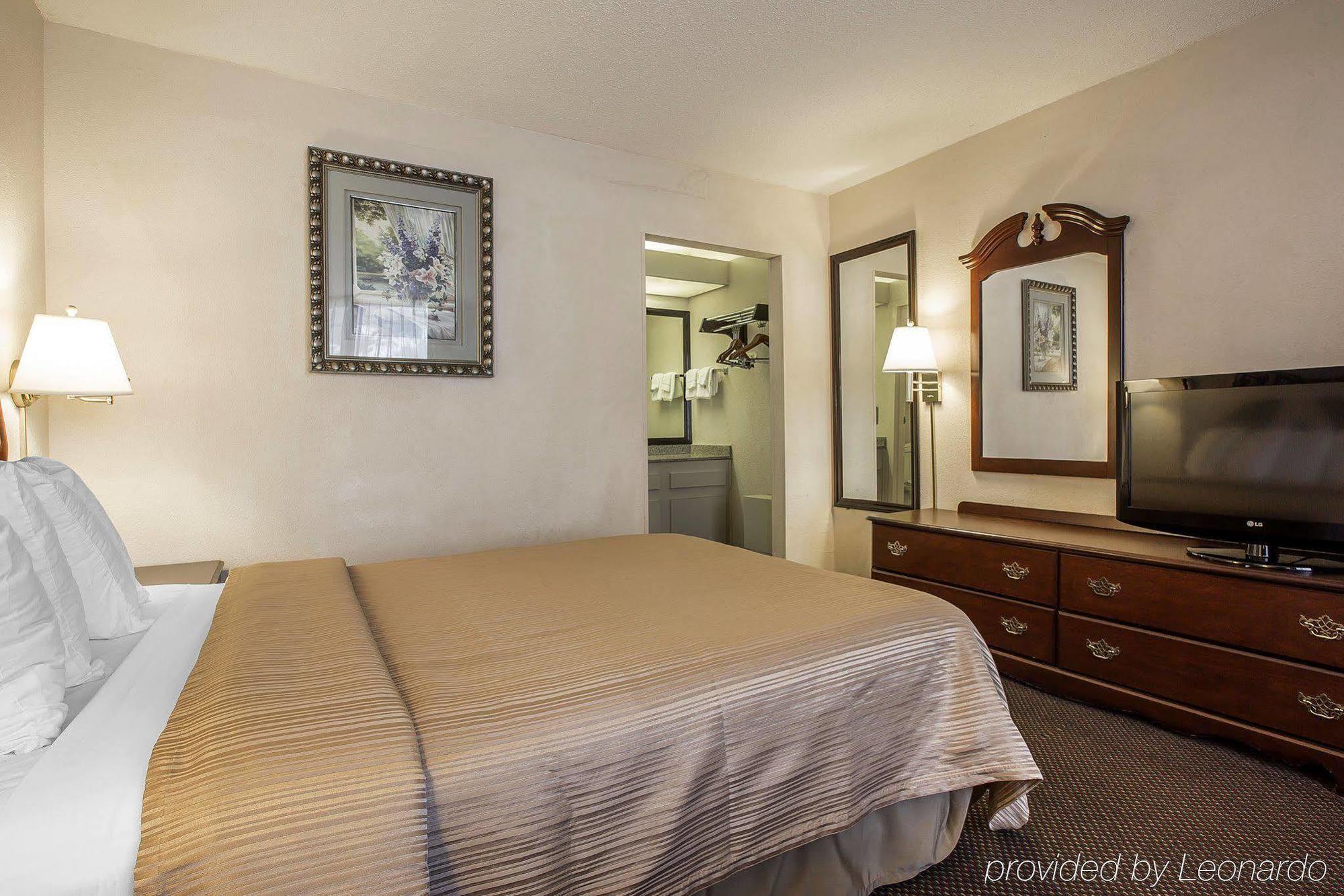 Quality Inn Suwanee I-85 Exterior photo